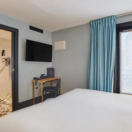 Eiffel Petit Louvre Hotel 3*