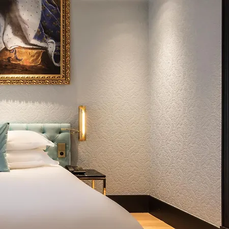 Eiffel Petit Louvre Hotel Parigi